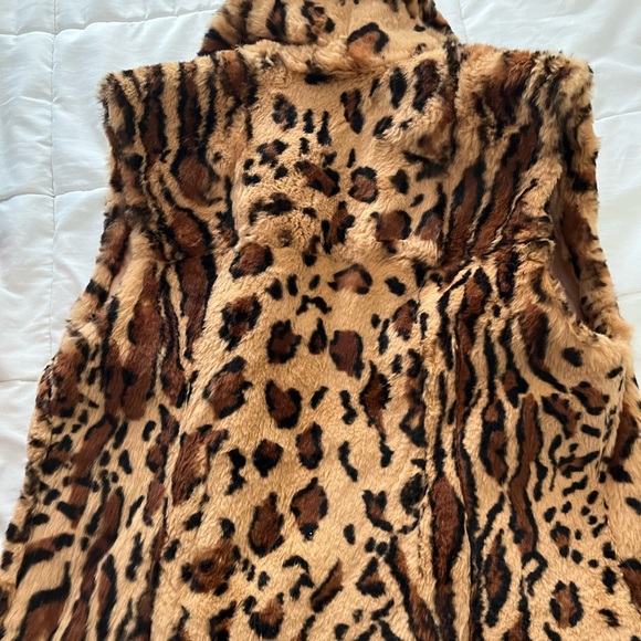 Adrienne Landau Animal Print Neutral Vest - Picture 3 of 3